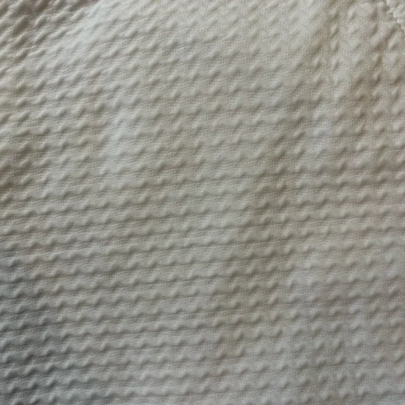 Lilly Pulitzer 5” Callahan Jacquard Short *still on website* - Picture 6 of 6